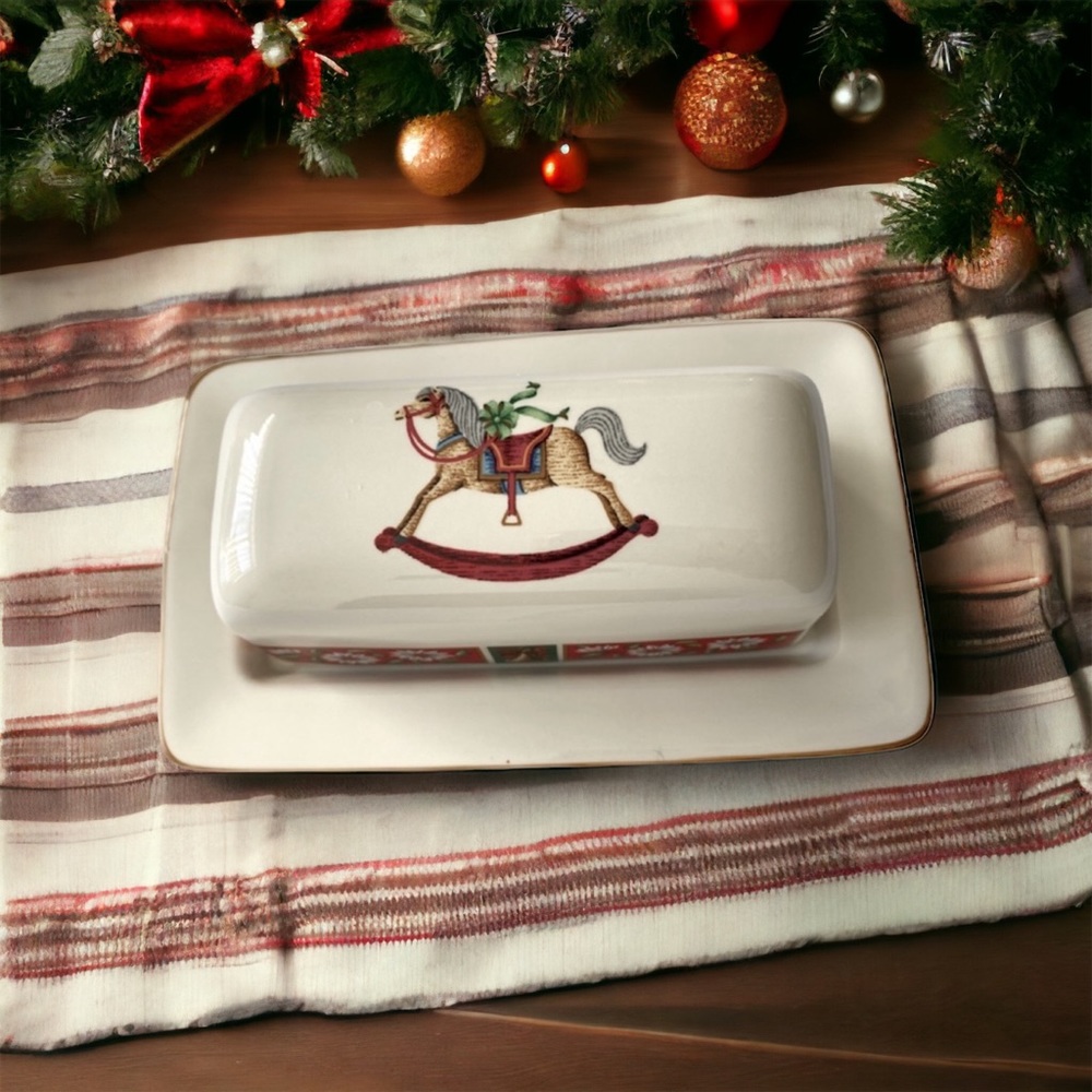 CharltonHall by‎ Kobë Christmas Rocking Horse Ceramic Butter Dish Made in Japan